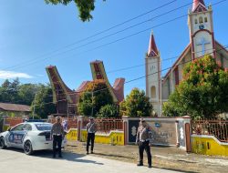 Sat Lantas Polres Polman Laksanakan Patroli dan Pengamanan di Beberapa Gereja di Polewali