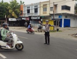 Sat Lantas Polres Polman Laksanakan Pengamanan dan Pengaturan Lalu Lintas di Pagi Hari Ciptakan Situasi Aman dan Kondusif